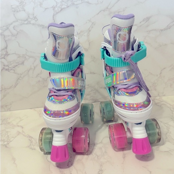 SULIFEEL Rainbow Unicorn 4 Size Adjustable Light up Roller Skates for Kids Small - Picture 3 of 7